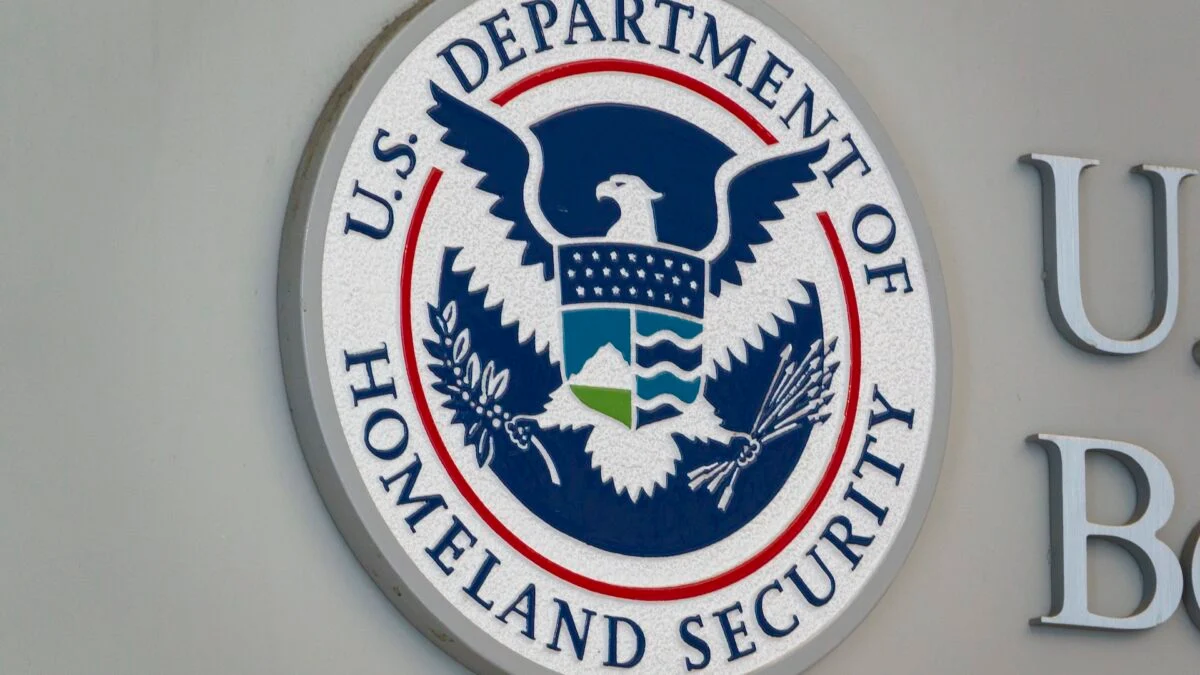 DHS använde online-annonsdata för telefonplatsspårning och övervakning