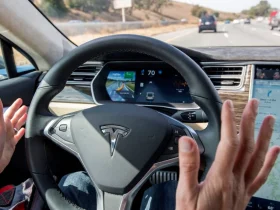 Tesla iOS-appkod antyder ID-verifiering för Autopilot